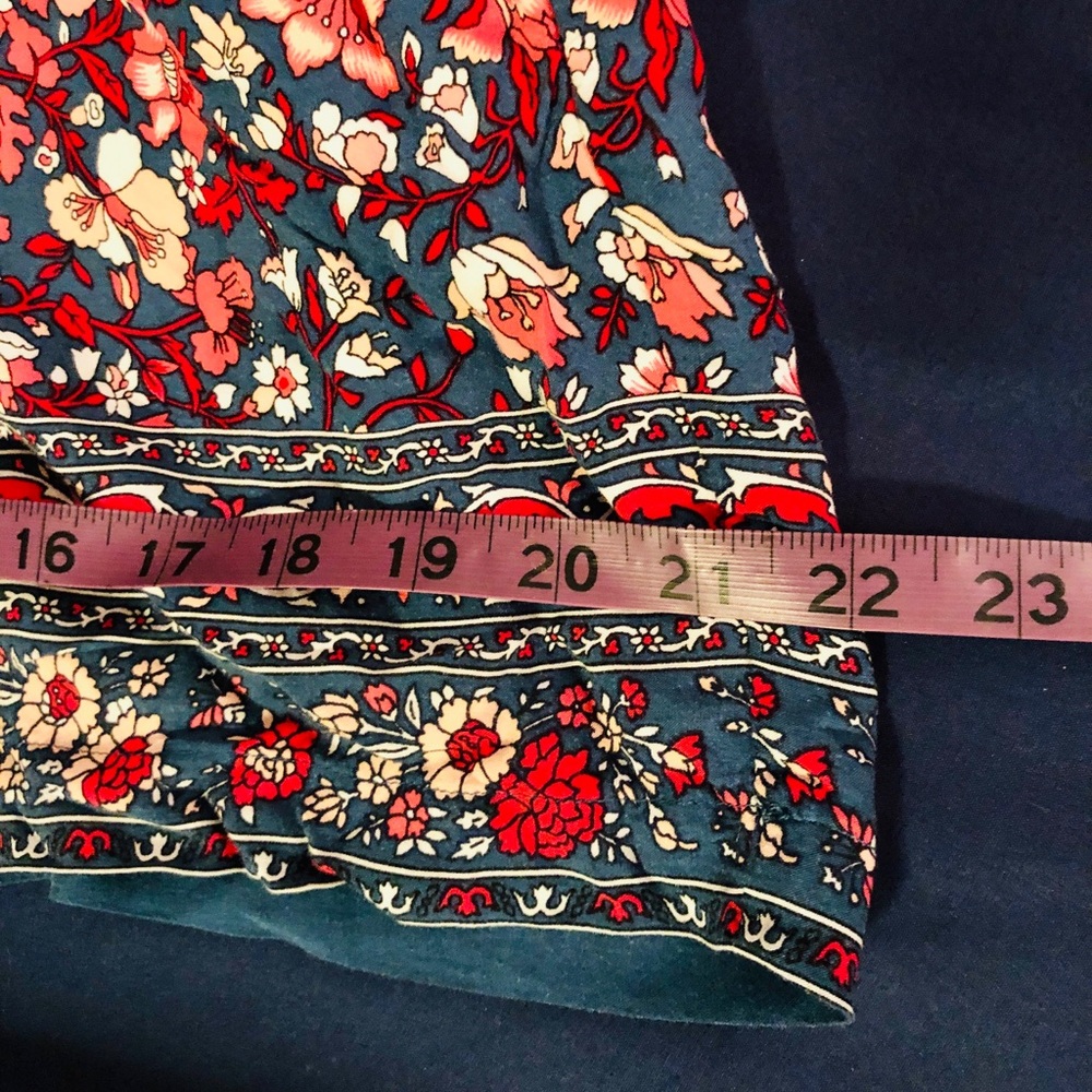 Loft Floral Romper - Excellent Condition - Picture 5 of 8